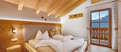 2 makuuhuonetta, silitysrauta/-lauta, ilmainen Wi-Fi, vuodevaatteet