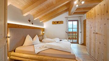 2 Schlafzimmer, BĂŒgeleisen/BĂŒgelbrett, kostenloses WLAN, BettwĂ€sche