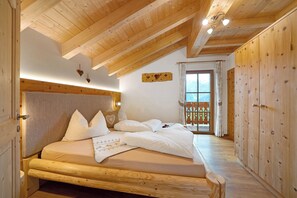 2 slaapkamers, een strijkplank/strijkijzer, gratis wifi, beddengoed