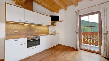 KĂŒhlschrank, Ofen, Herdplatte, GeschirrspĂŒler