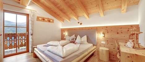 2 makuuhuonetta, silitysrauta/-lauta, ilmainen Wi-Fi, vuodevaatteet