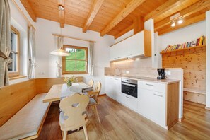 Kühlschrank, Ofen, Herdplatte, Geschirrspüler