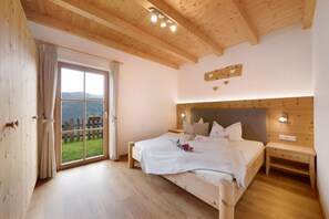 2 makuuhuonetta, silitysrauta/-lauta, ilmainen Wi-Fi, vuodevaatteet