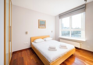 1 多间卧室、熨斗/熨衣板、WiFi、床单