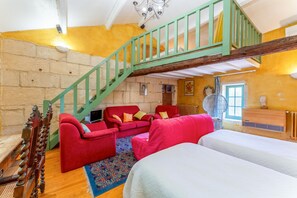 Fernseher, Tischtennisplatte