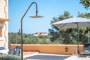 Outdoor dining - Country House 'Can Jeroni Petit' with Sea View, Private Pool and Wi-Fi (Illes Balears)