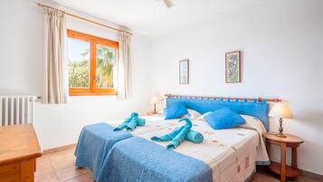 5 Schlafzimmer, BĂŒgeleisen/BĂŒgelbrett, kostenloses WLAN, BettwĂ€sche