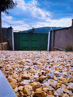 Terrace/patio - La Lumiere De Madeleine (Gahengeri)