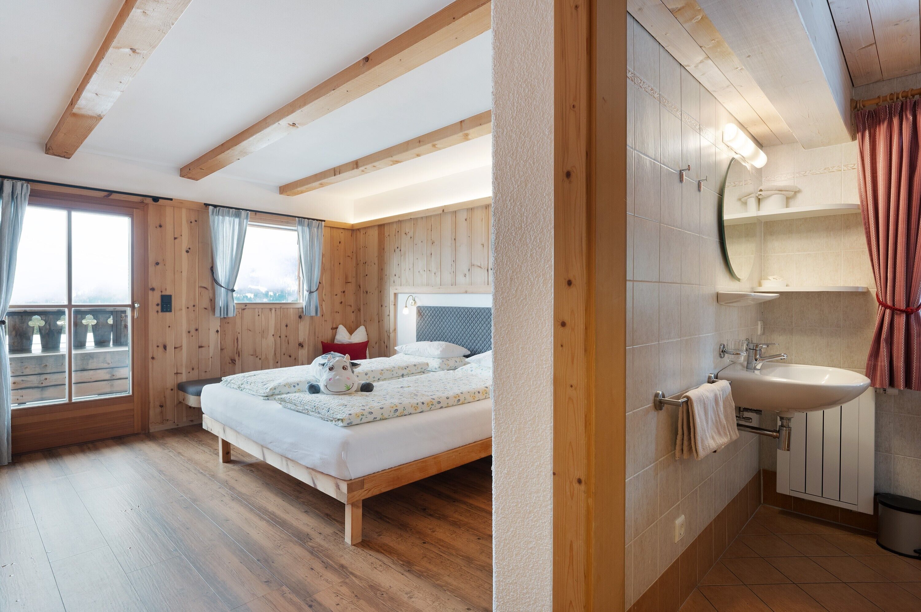 1 bedroom, free WiFi, bed sheets