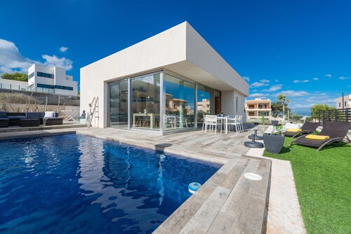 Holiday Home 'Es Mollet' with Sea Views, Private Pool and Wi-Fi