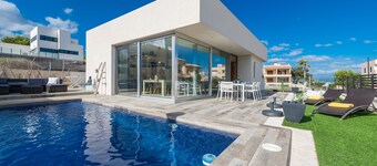 Holiday Home 'Es Mollet' with Sea Views, Private Pool and Wi-Fi