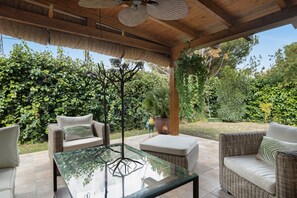 Terrace/patio - Cottage 'Rocio' with Private Terrace, Wi-Fi and Air Conditioning (El Puerto de Santa María)