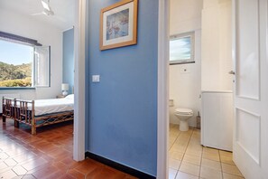 Suihku, hiustenkuivaaja, pyyhkeet