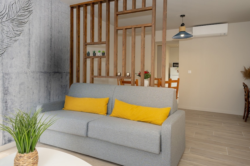 Apartment 'La Maison Du Soyeux Ga' With Private Terrace, Wi-fi And Air Conditioning - Les Abrets