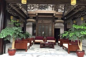 ロビーラウンジ