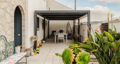 Holiday Home 'Casa De Férias' with Shared Terrace, Shared Garden and Wi-Fi