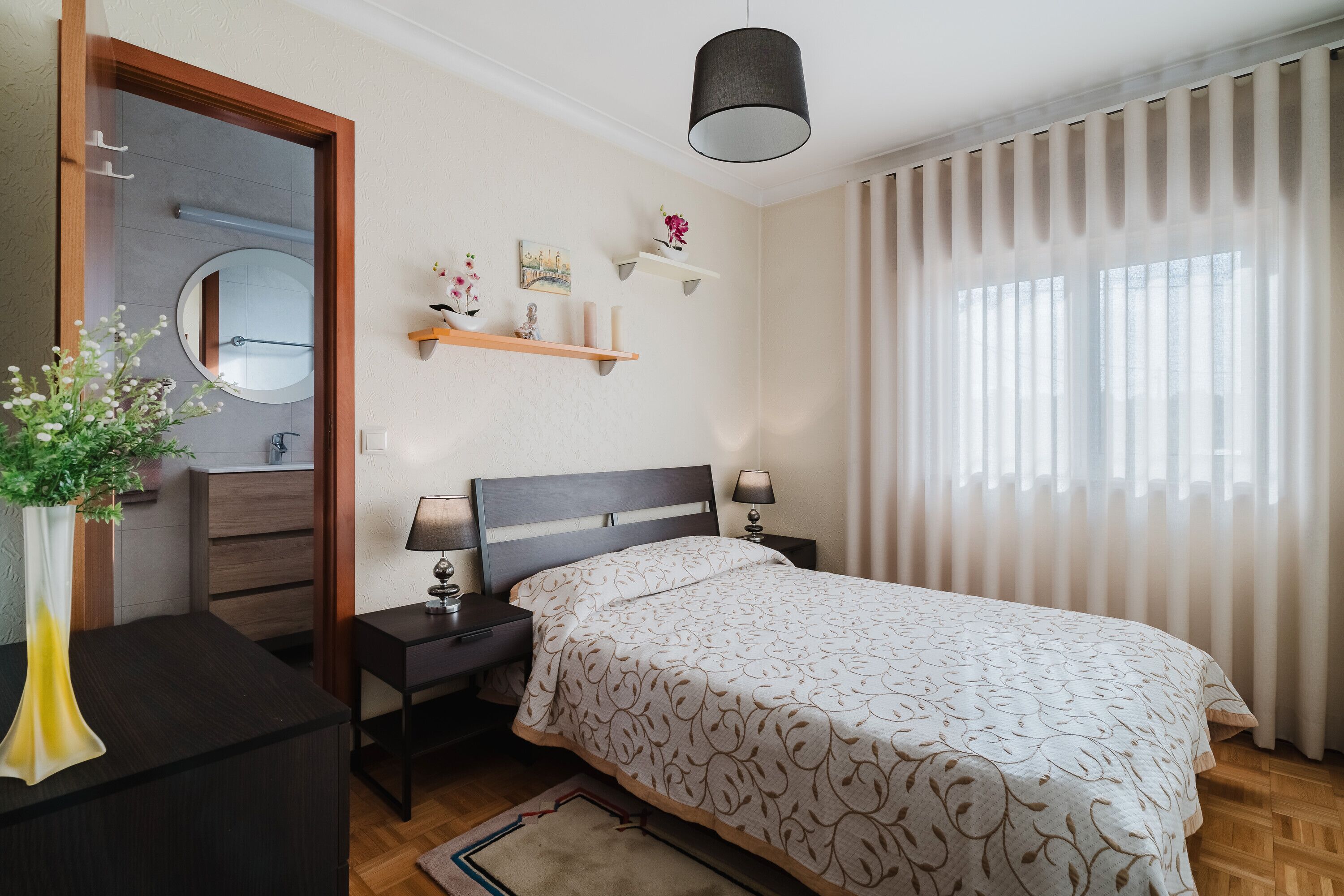 3 bedrooms, iron/ironing board, free WiFi, bed sheets