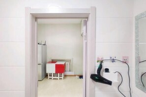 Room - Youth Apartments (Bilberry Manor, Yichun) (Yichun)