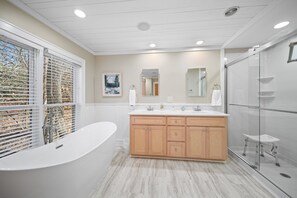 Shower, towels