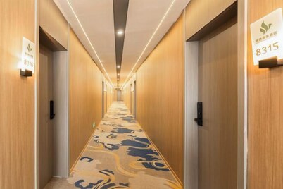 Mingtai Business Hotel (Urumqi No. 77 Primary School)