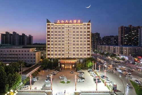 Sanheyuan Hotel (Zhecheng Future Avenue Branch)