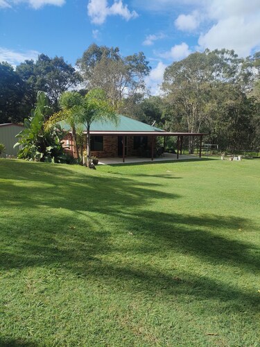 Acreage Guest House set on 1 1/2 Acres