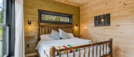 3 slaapkamers, een strijkplank/strijkijzer, reisbedje, wifi