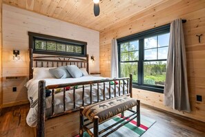 3 bedrooms, iron/ironing board, travel crib, WiFi