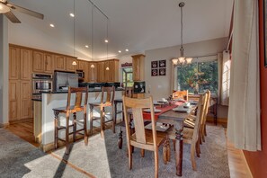 Dining - Hot Tub, Arcade, Poker Table, Built-In Bar, Grill: Pine View Manor (South Lake Tahoe)