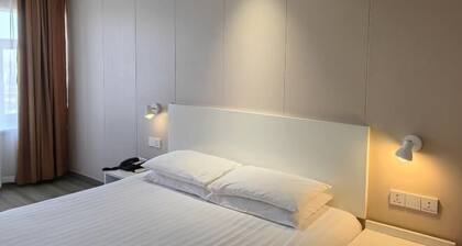 Homeinn Pebble Hotel (Hami Railway Station Bayi North Road)