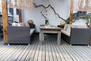 Unclassified image, 5 of 74, button - Mrs. Sha's Living Room Inn (Jianchuan)
