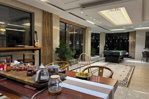 تناول الطعام
