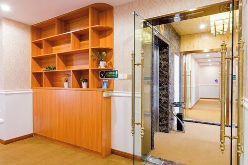 Long lok airport luxury hotel