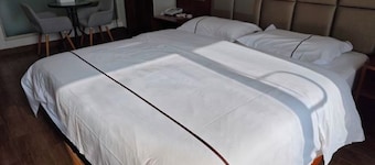 Qjia Ledong Xiangrui Seaview Business Hotel (Longmuwan Branch)