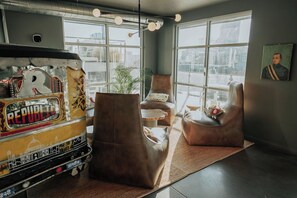 Exterior - NEW Minimalist & Clean Apt in Downtown SLC (Salt Lake City)