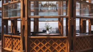 المنشأة من الداخل