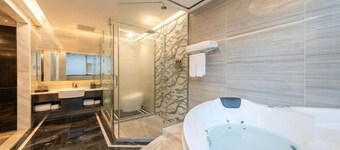 Shangjing Full Seasons Hotel