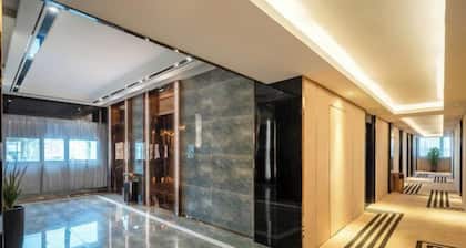 Shangjing Full Seasons Hotel