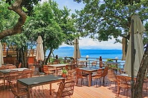 Outdoor dining - Luzui Hotel (Shenzhen)