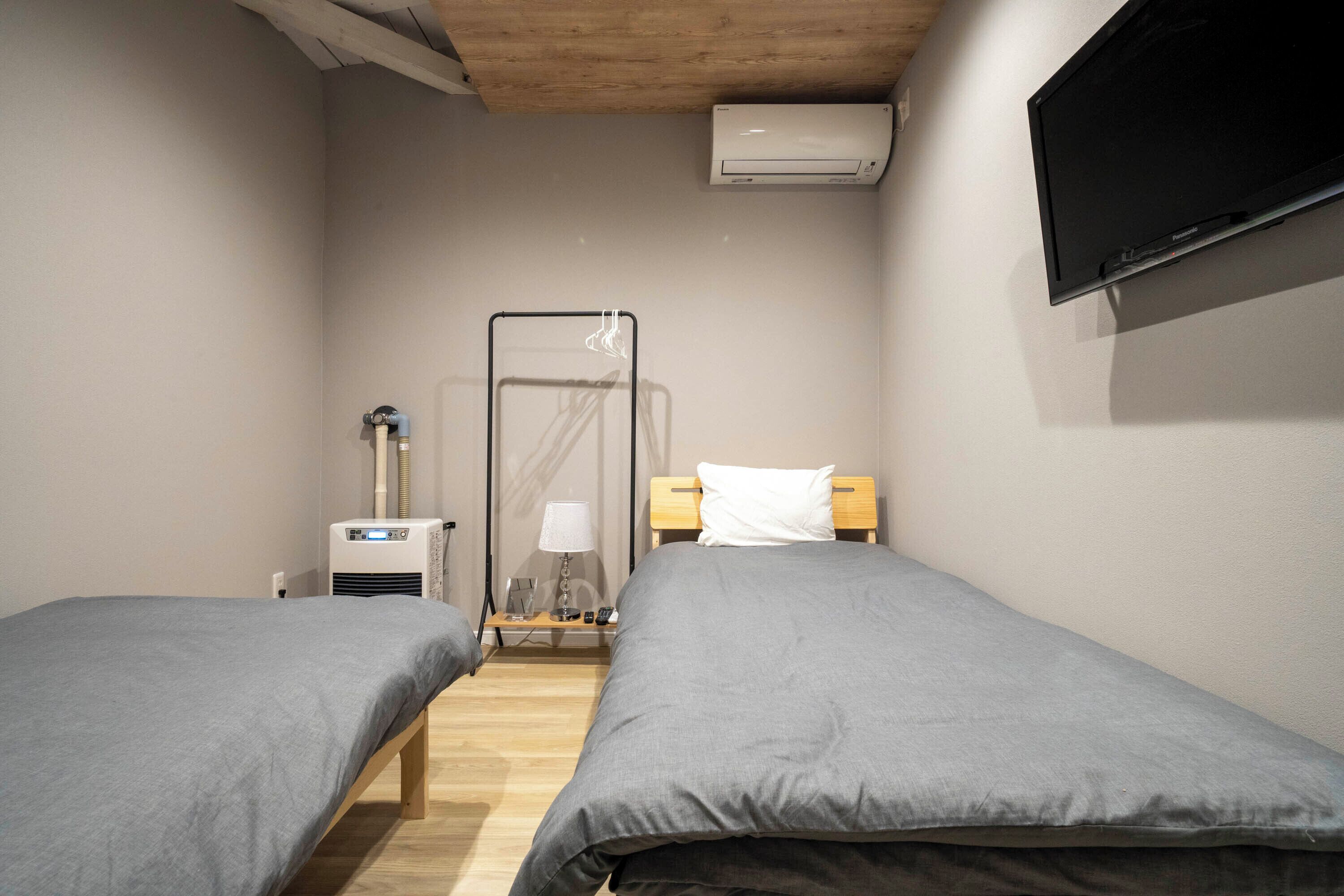 2 bedrooms, iron/ironing board, free WiFi
