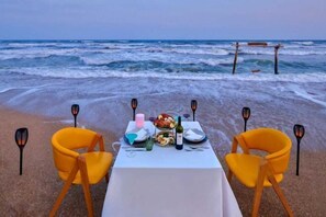 Outdoor dining - Shili Yintan Haizhiyun Seaview Apartment (Huidong)