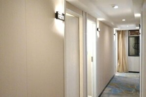 Interior - Kate Hotel (Guangzhou Dadao Yangxu Metro Station) (Guangzhou)