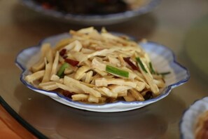 الطعام والشراب