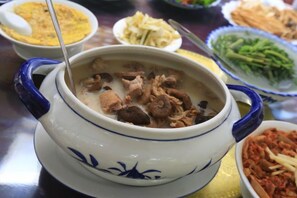 الطعام والشراب