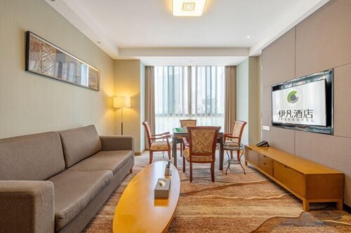 Ifan Hotel