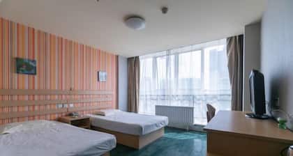 Hongxin Business Hotel