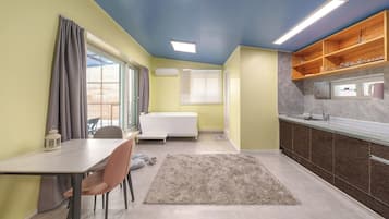 Basic Room, 1 Bedroom (room 201(Ocean view / Spa / Pet)) | 1 bedroom, WiFi (free)