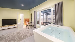 Basic Room, 1 Bedroom (room 201(Ocean view / Spa / Pet)) | 1 bedroom, free WiFi - Yeongheungdo Sunset Spa Pension (Incheon)