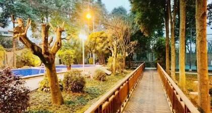 Cuiyuezhuang Countryside Hotel