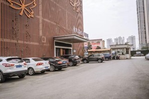 Property grounds - Yu'an Hotel (Lu'an Guangcai Great Market Railway Station) (Lu'an)